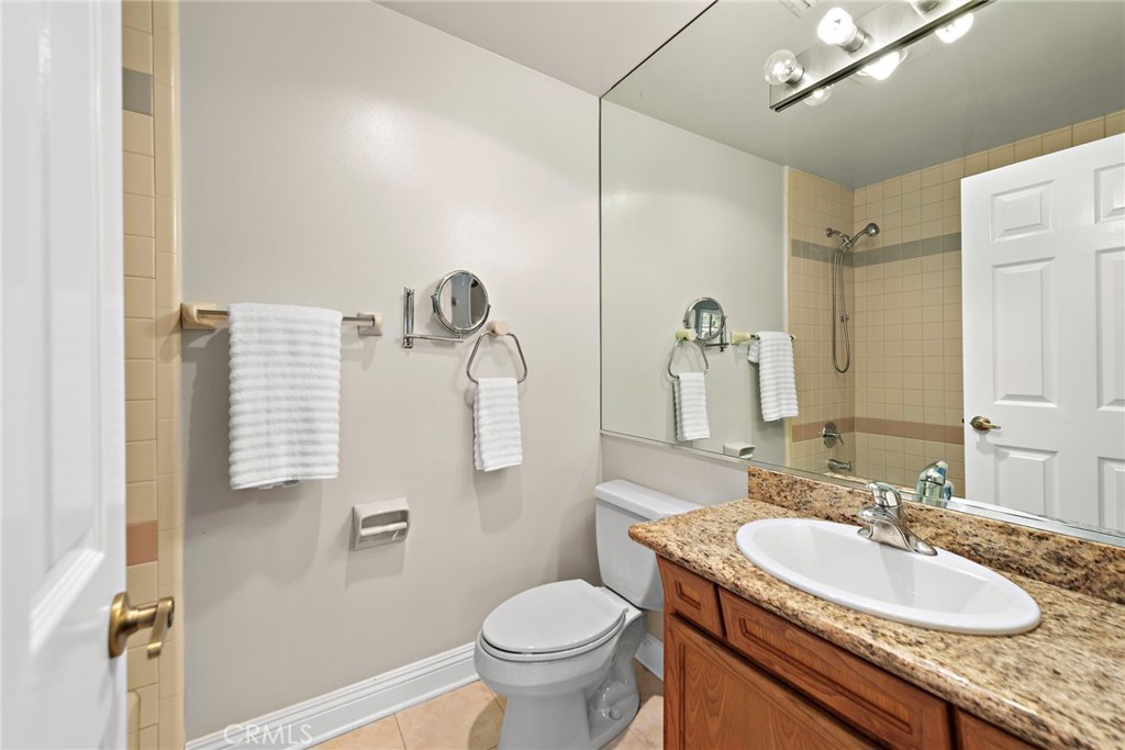 2815 N Kingsgate Drive