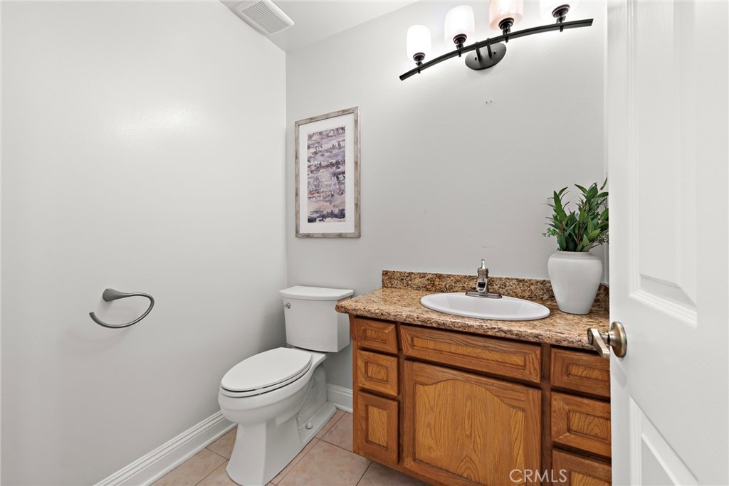 2815 N Kingsgate Drive