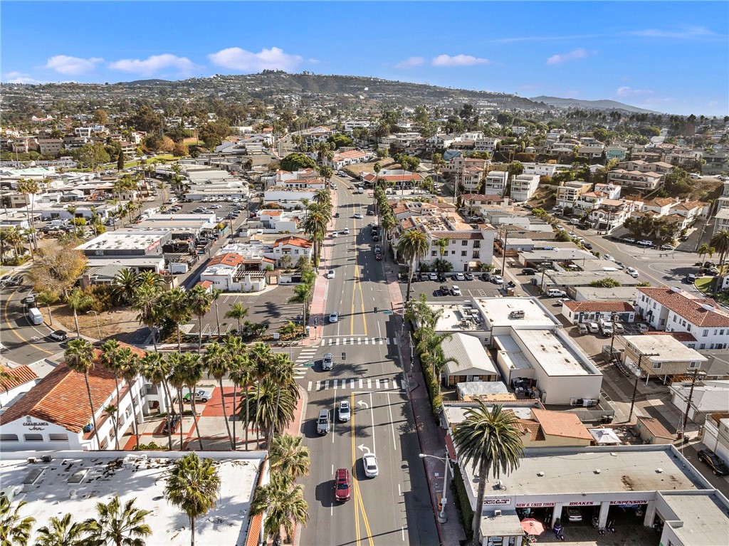 1604 N El Camino Real