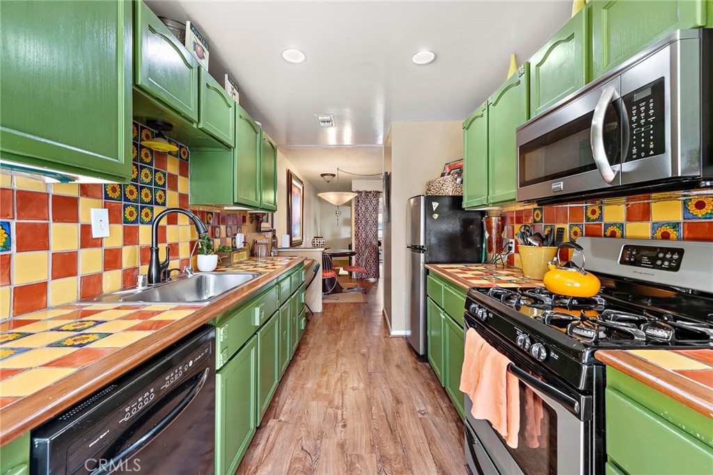 1604 N El Camino Real