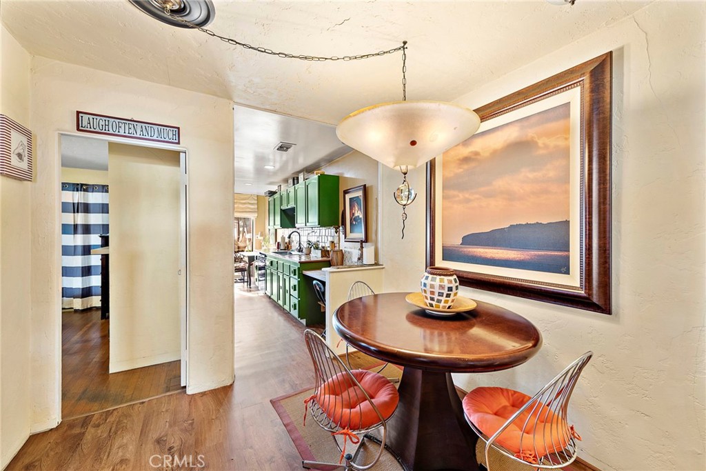 1604 N El Camino Real