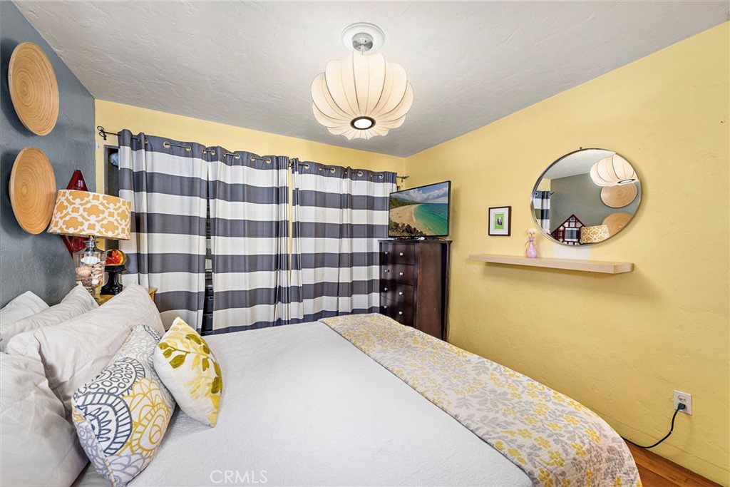 1604 N El Camino Real