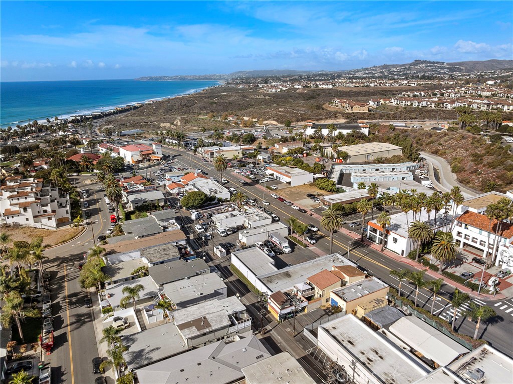 1604 N El Camino Real