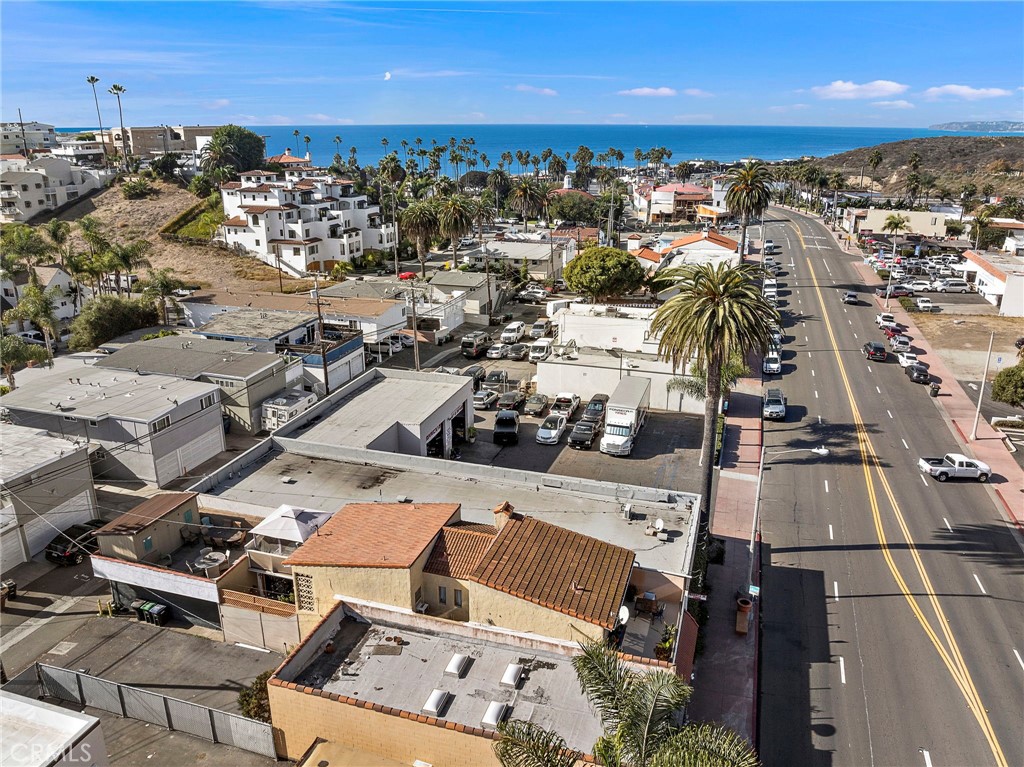 1604 N El Camino Real