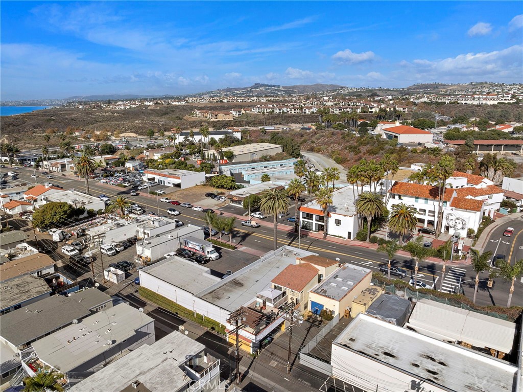 1604 N El Camino Real