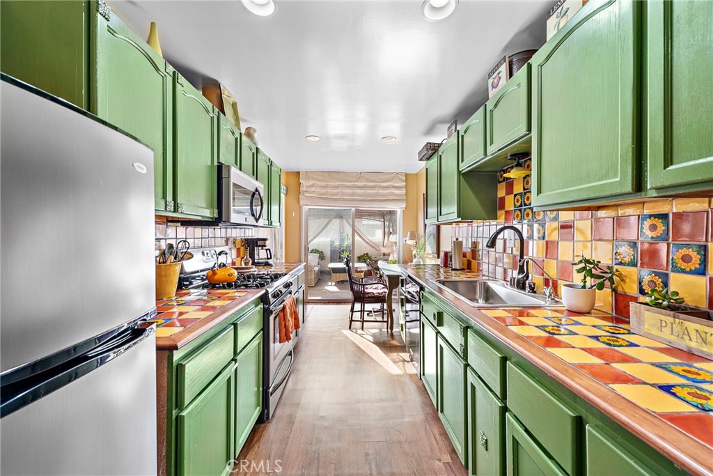 1604 N El Camino Real