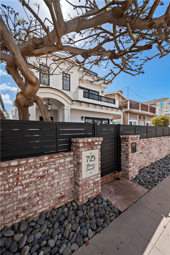 725 Dover Court