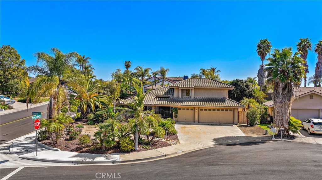 5649 Roane Drive