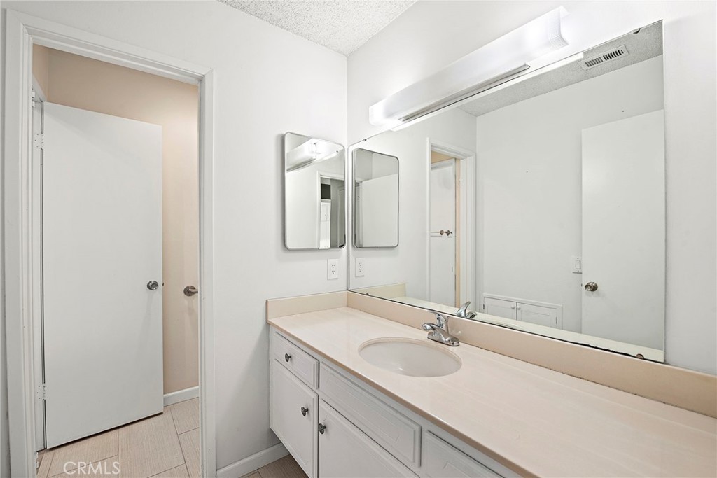 3808 Vista Campana S 52