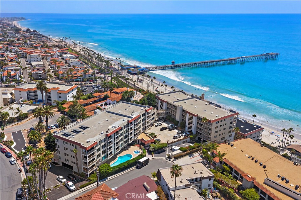 423 Avenida Granada 33