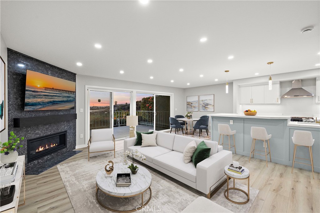 25836 Dana Bluffs W 32