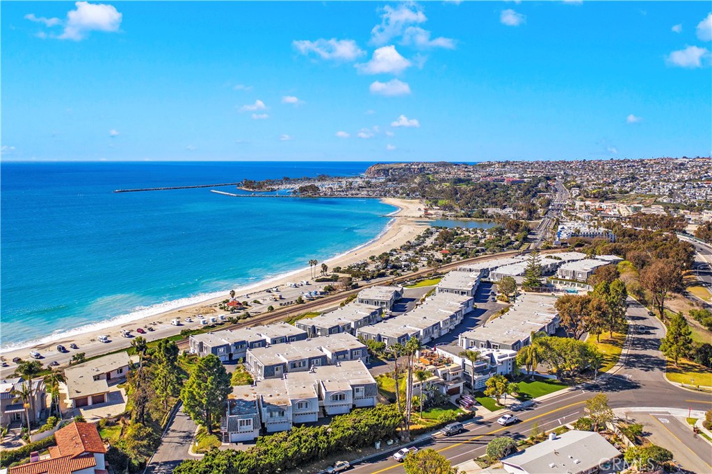 25836 Dana Bluffs W 32