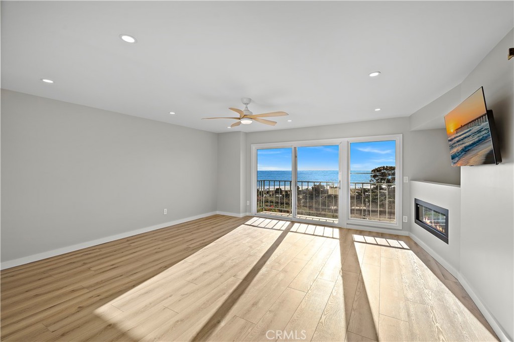 25836 Dana Bluffs W 32