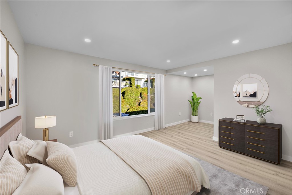 25836 Dana Bluffs W 32