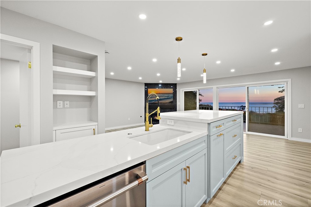 25836 Dana Bluffs W 32