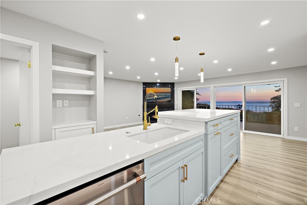 25836 Dana Bluffs W 32