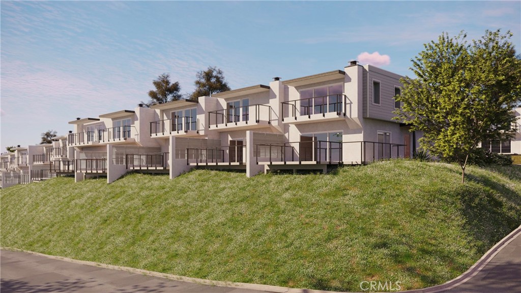 25836 Dana Bluffs W 32