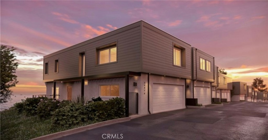 25836 Dana Bluffs W 32