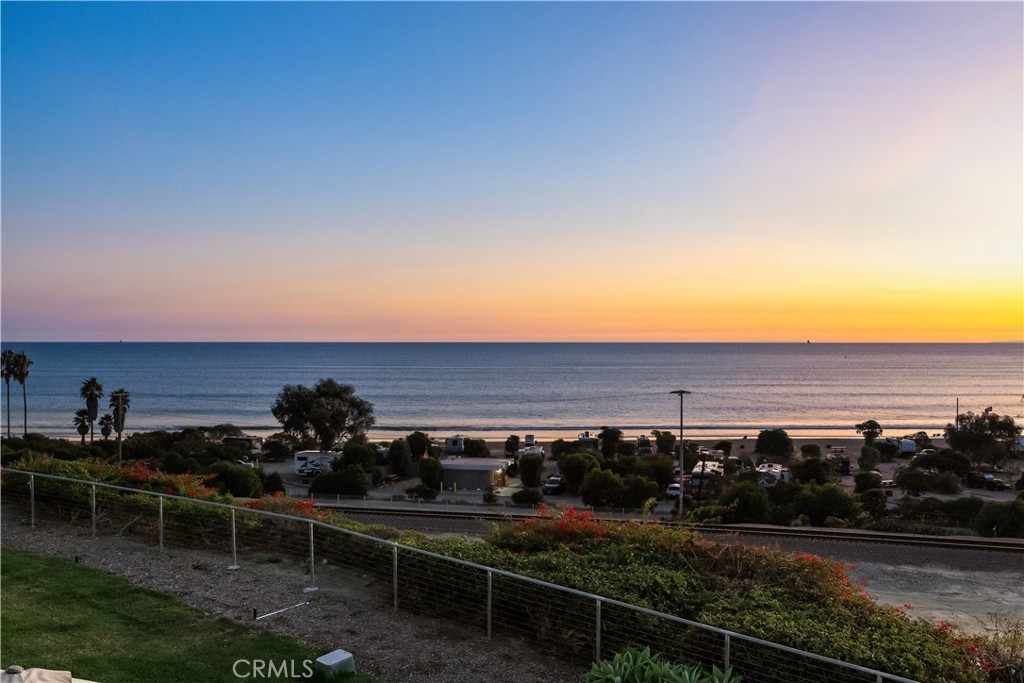 25836 Dana Bluffs W 32