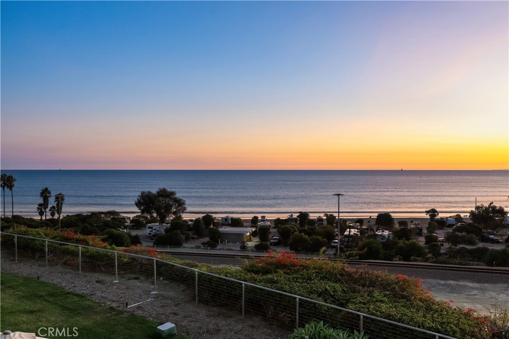 25836 Dana Bluffs W 32