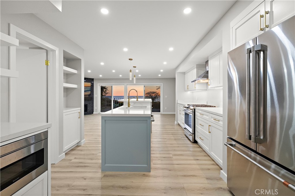 25836 Dana Bluffs W 32