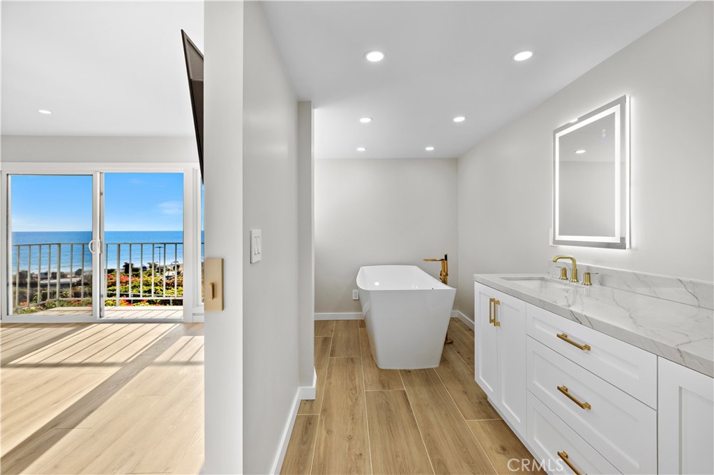 25836 Dana Bluffs W 32