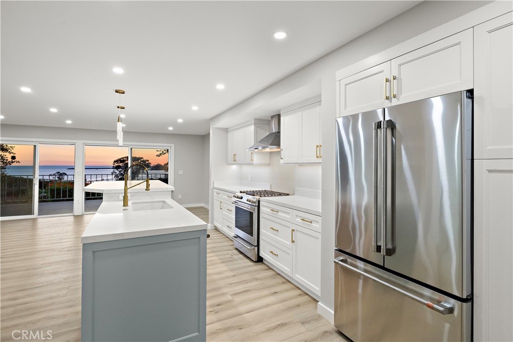 25836 Dana Bluffs W 32