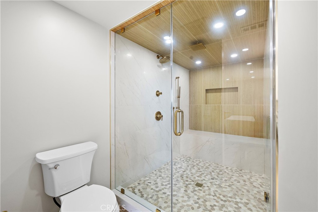 25836 Dana Bluffs W 32