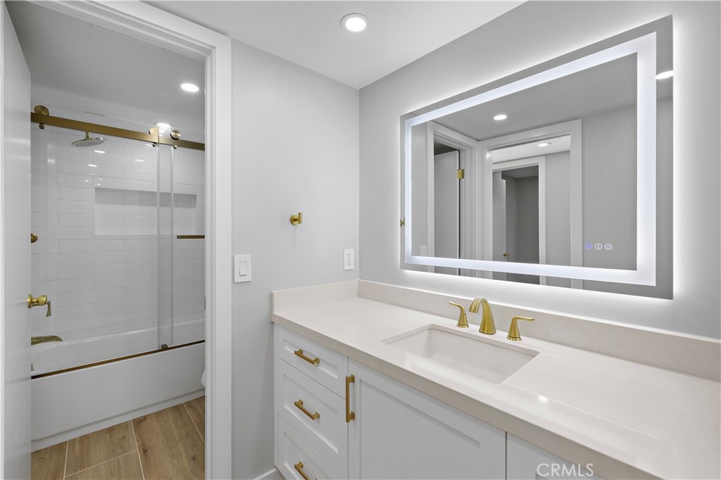 25836 Dana Bluffs W 32