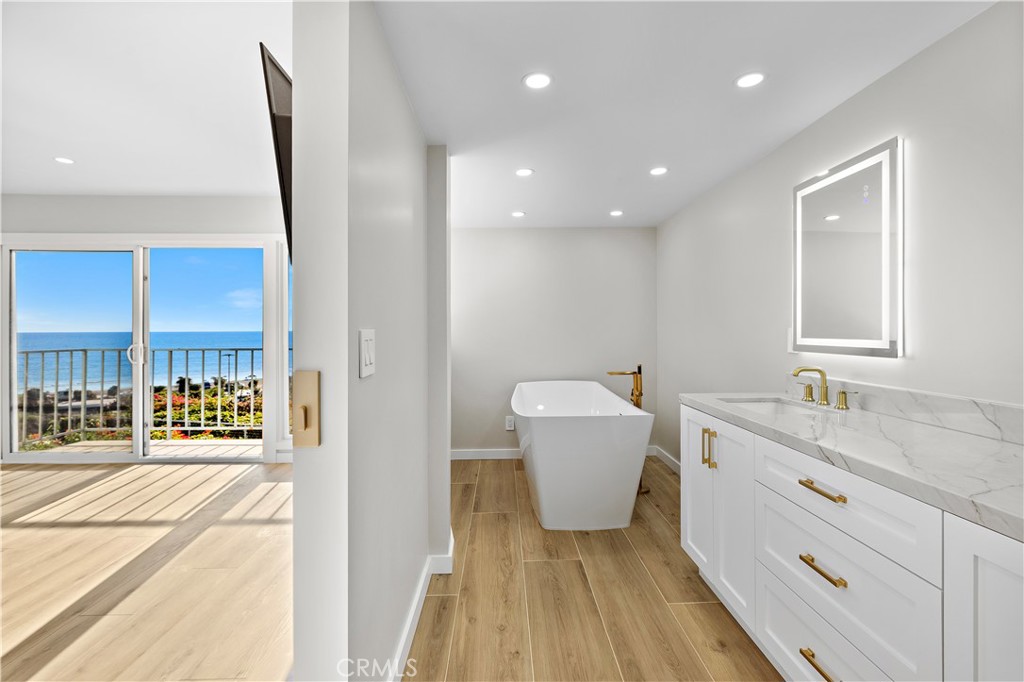 25836 Dana Bluffs W 32