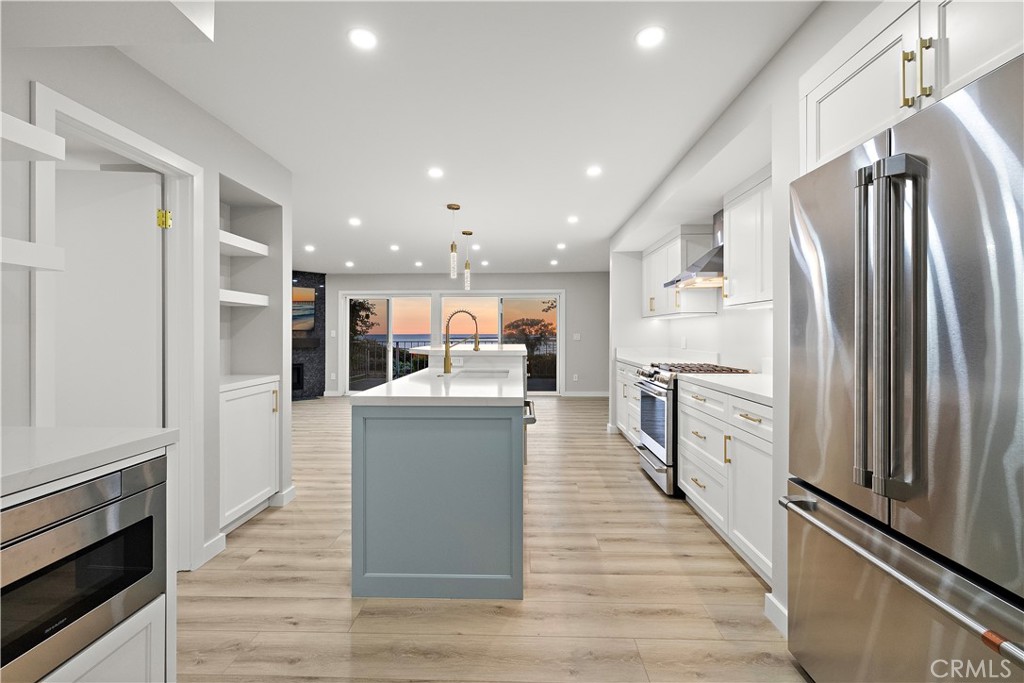 25836 Dana Bluffs W 32