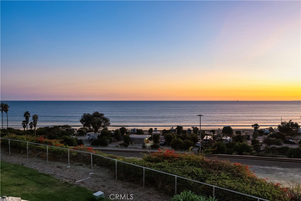 25836 Dana Bluffs W 32