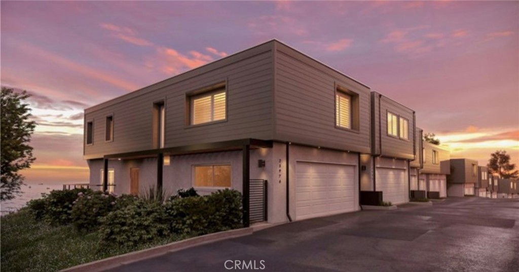 25836 Dana Bluffs W 32