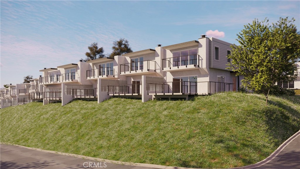 25836 Dana Bluffs W 32