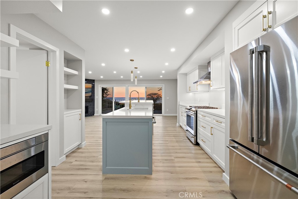 25836 Dana Bluffs W 32