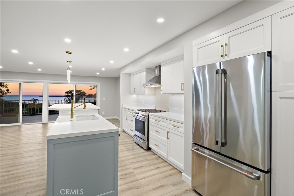 25836 Dana Bluffs W 32