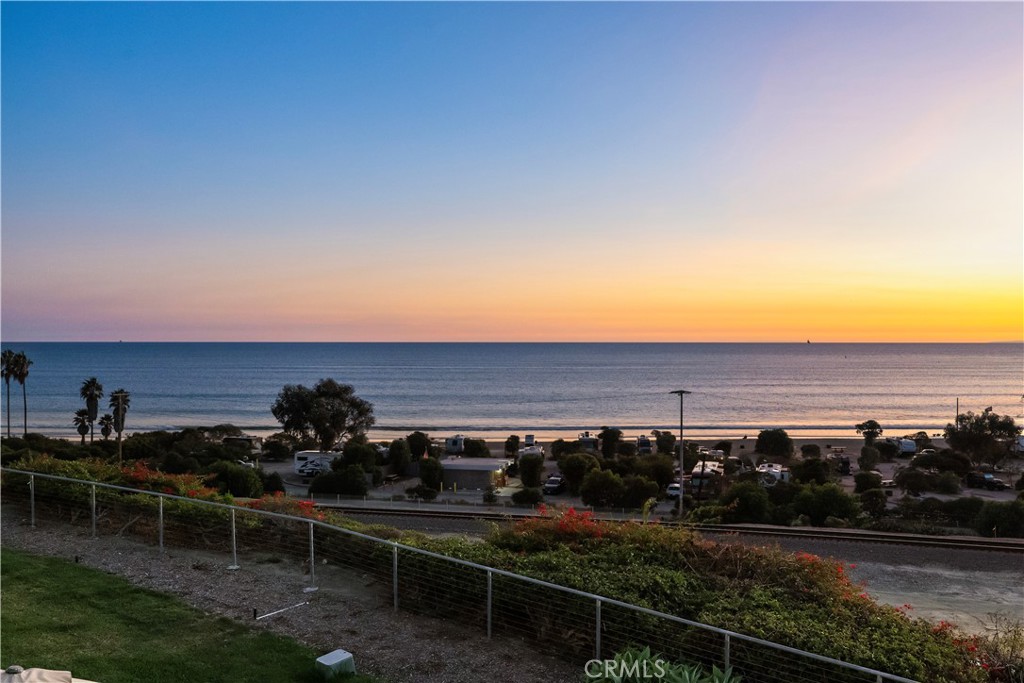 25836 Dana Bluffs W 32