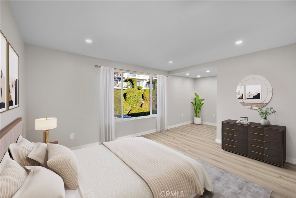 25836 Dana Bluffs W 32