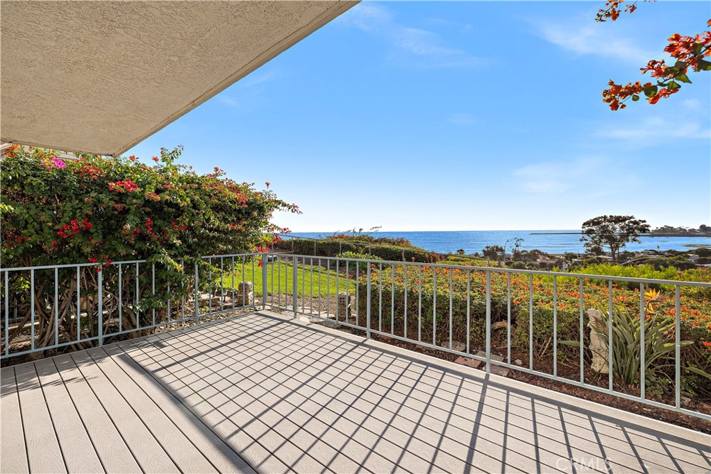 25836 Dana Bluffs W 32