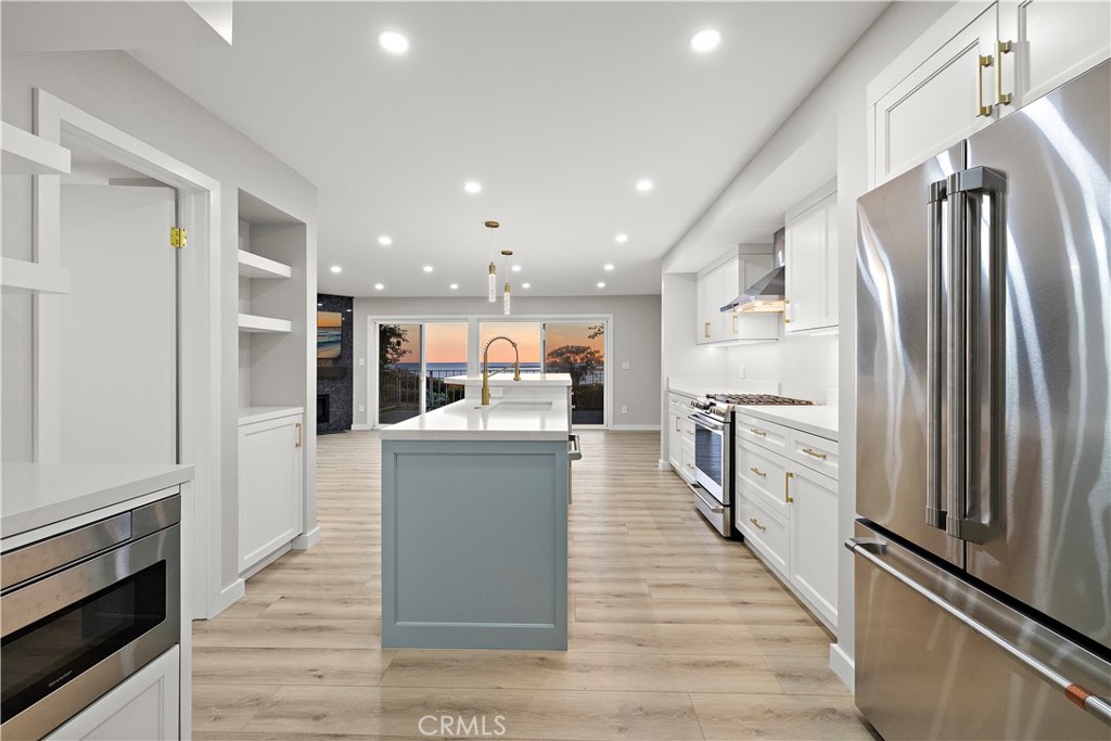 25836 Dana Bluffs W 32
