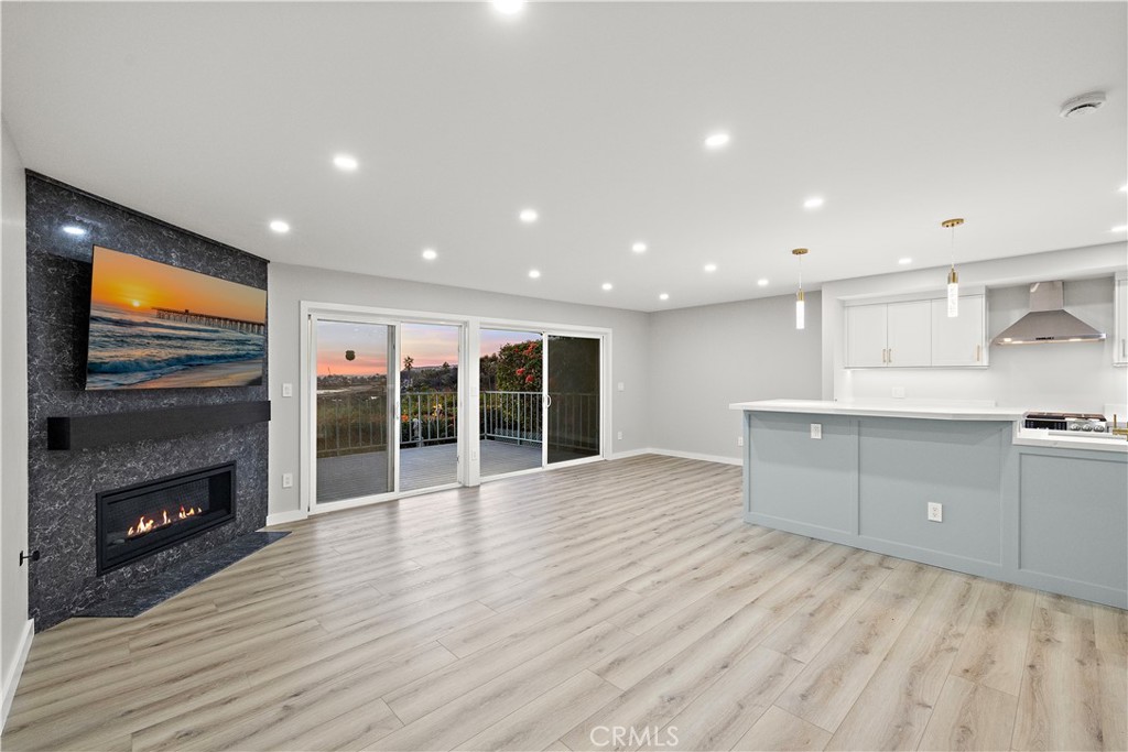 25836 Dana Bluffs W 32