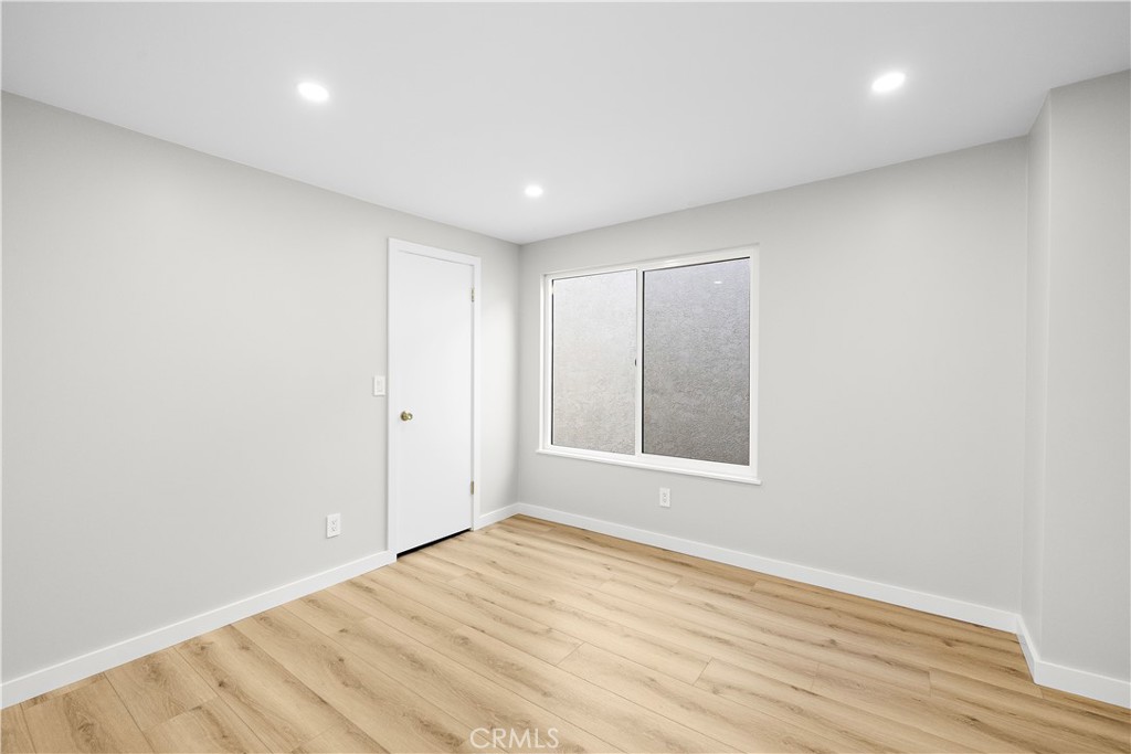 25836 Dana Bluffs W 32