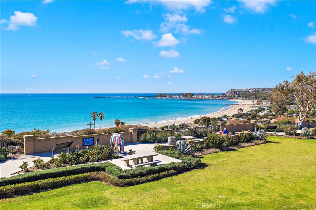 25836 Dana Bluffs W 32