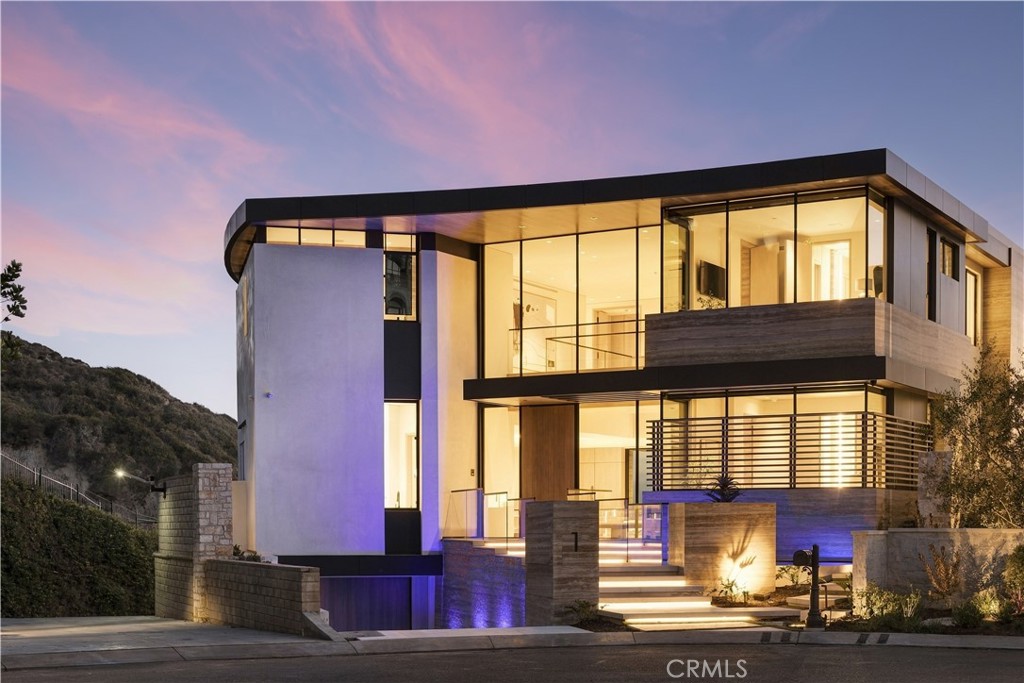 1 Strand Beach Dr