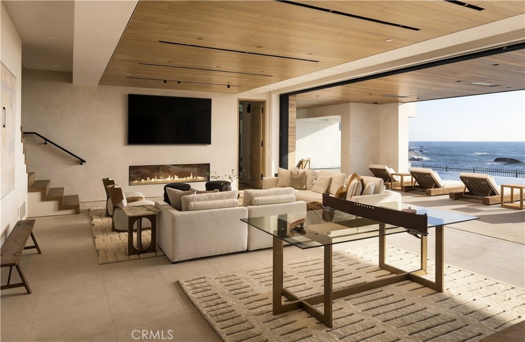 1 Strand Beach Dr