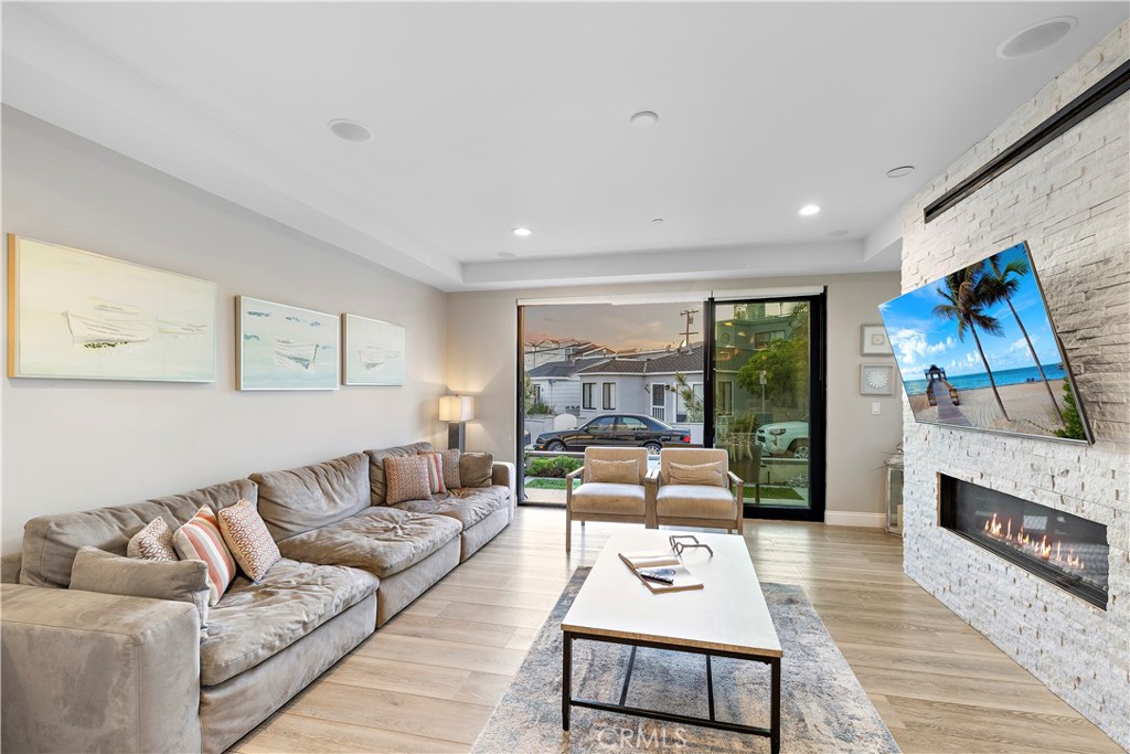 506 Clubhouse Avenue