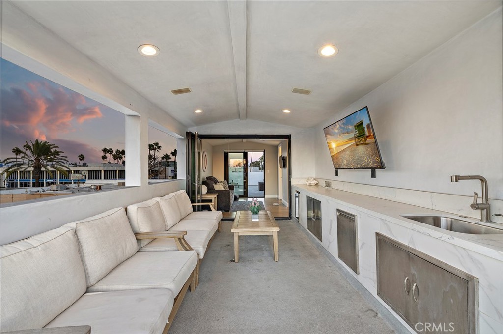 506 Clubhouse Avenue