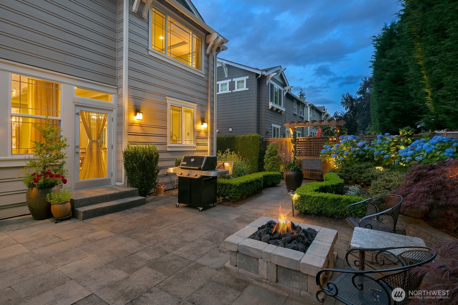 3913 W Briarcliff Lane