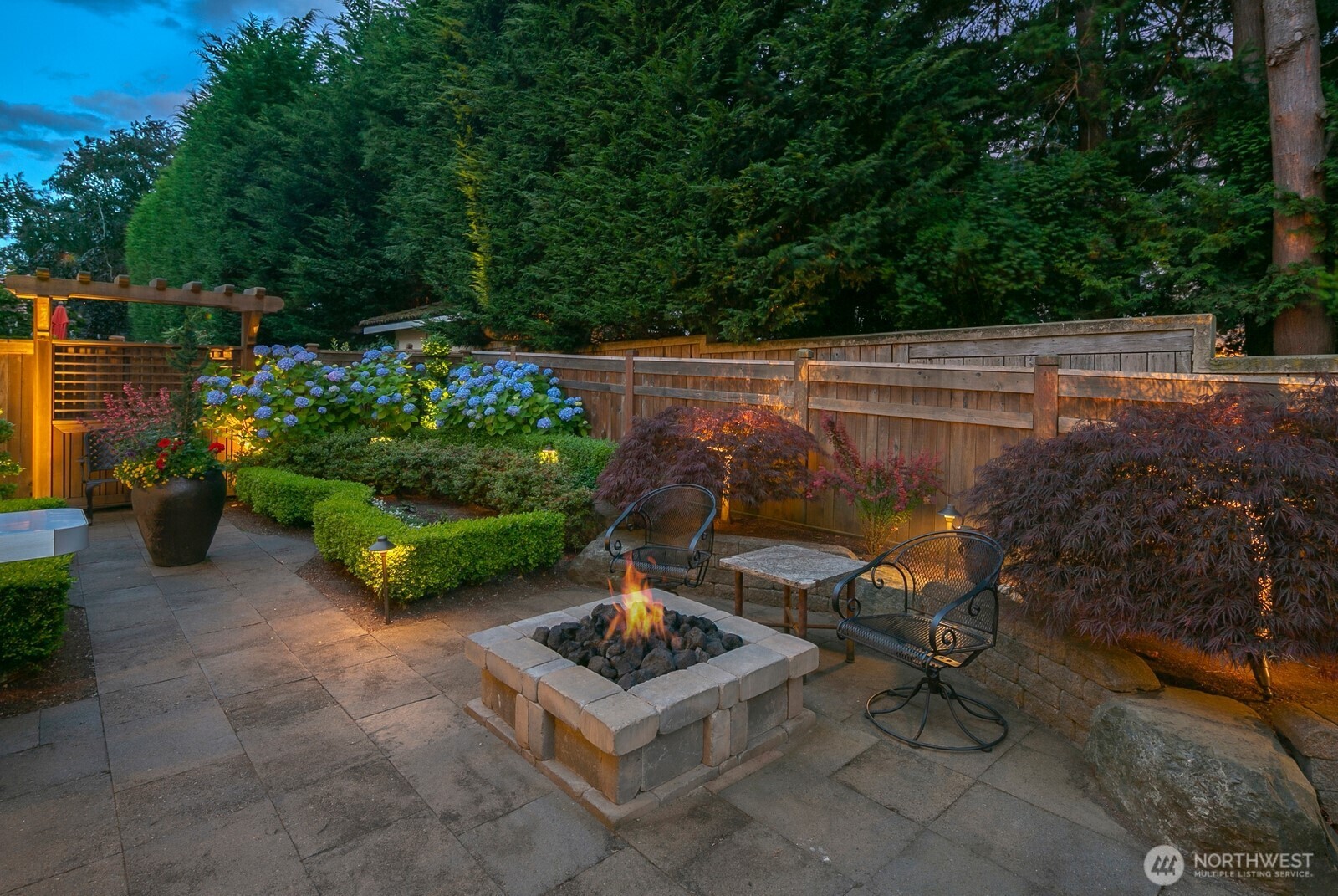 3913 W Briarcliff Lane