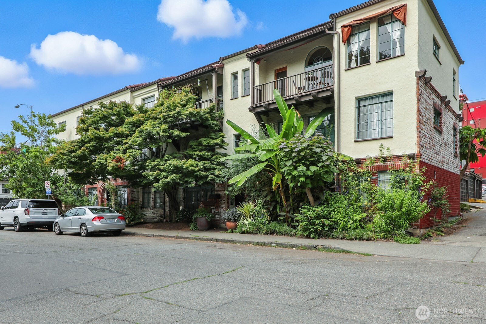 1106 NE 42nd Street Unit: 19